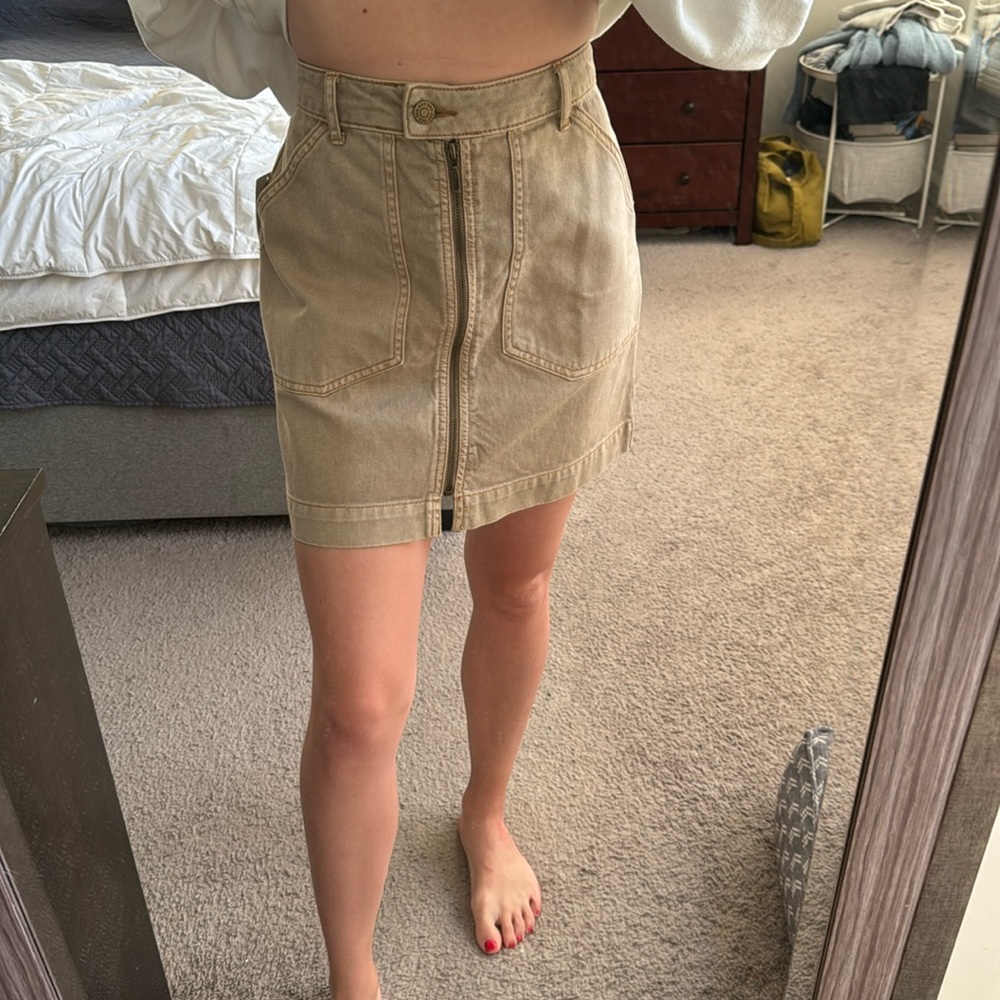 NWT zip front skirt